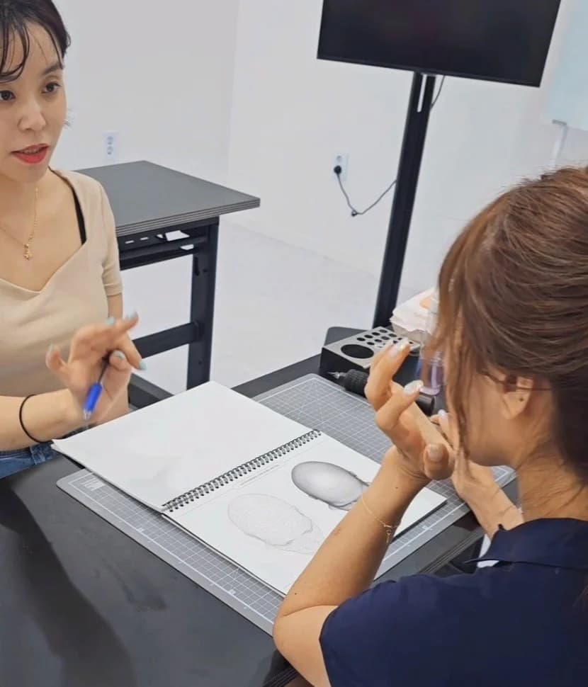 윤경뷰티 아카데미 수업 장면
